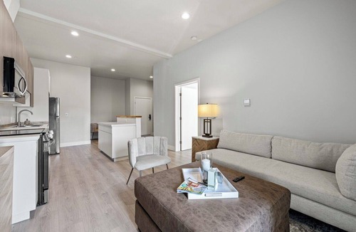 Midtown Sacramento Apartment | S19 Resident 202