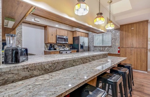 San Bernardino House | San Bernardino Home - Spacious, Close 2 Hospital