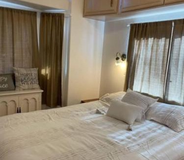 Smith River House | Sand Castle - Ocean Cabin 25 W Private Jacuzzi