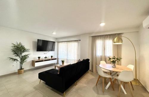 Poligono Alameda Apartment | Scala & balcony by ELE Apartments