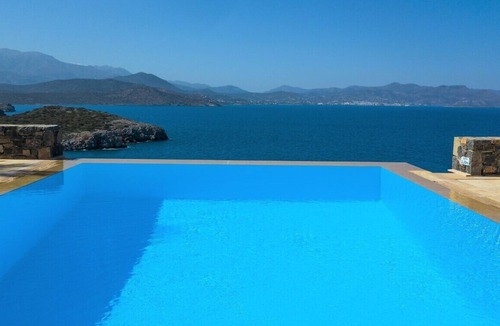 Istron Villa | Seafront Villa Blue Breeze, Crete, Mirabello Baynn