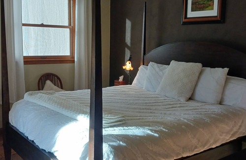 Exeter Other | Sequoia Park Foothill Ranch scenic views, luxury ranch house suite, pool horses