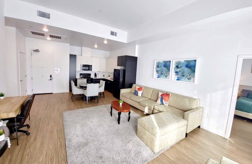 Little Tokyo Apartment | Serene 2BR Penthouse Haven in vibrant Los Angeles