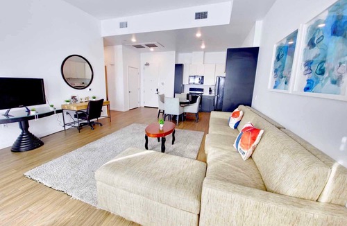 Little Tokyo Apartment | Serene 2BR Penthouse Haven in vibrant Los Angeles