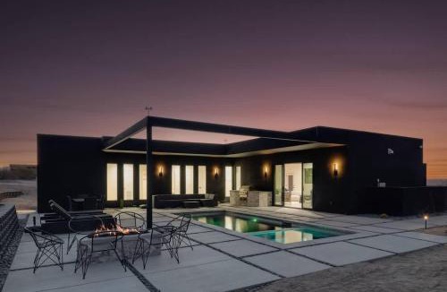 Panorama Heights House | Shadow By The Cohost Company