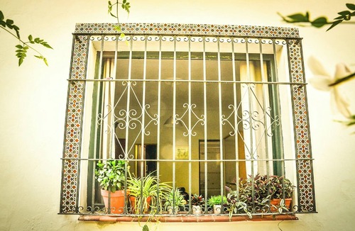 Elcano-Los Bermejales Apartment | Simple studio in residential area. Very quiet