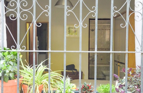 Elcano-Los Bermejales Apartment | Simple studio in residential area. Very quiet