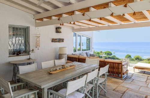 Kanapitsa Villa | Skiathos luxury beachfront Villa Alma, Steps to the beach, 10 min drive to Town.
