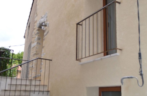 Saint-Etienne-les-Orgues Apartment | Small artist's house