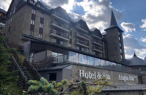 Formigal Hotel | SNÖ Aragon Hills