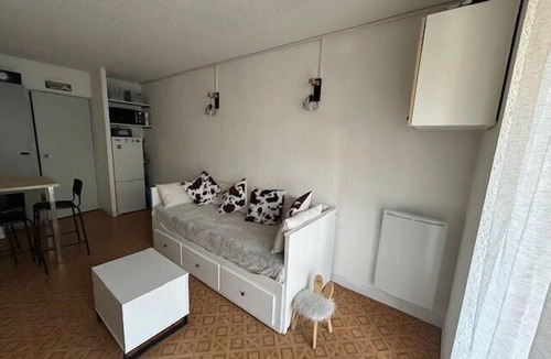 Le Sauze Apartment | South-facing terrace studio in resort center