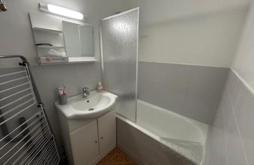 Le Sauze Apartment | South-facing terrace studio in resort center