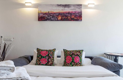 Cuatro Caminos Apartment | Spacious 2-Bedroom Flat next to Bernabeu Stadium