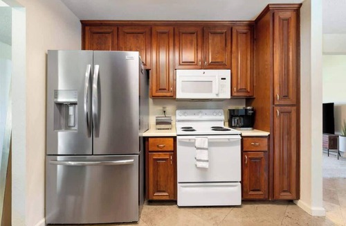 Pleasant Grove House | Spacious 3BR/2BA Central Sac – Fireside Comfort