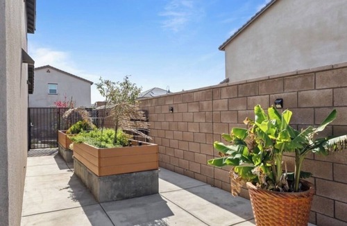 Riverside House | Spacious 5-bedroom house in Riverside