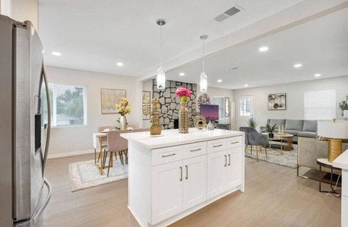 Crest House | Spacious 5BR Retreat-Sleeps 10+