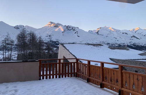 La Joue du Loup Apartment | Spacious and cozy apartment near the ski lifts
