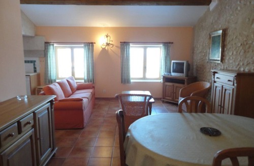 Brunet Apartment | Spacious apartment in Valensole with pool