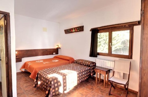 Majada Carrasca Apartment | Spacious Apartment in Yeste with Shared Pool