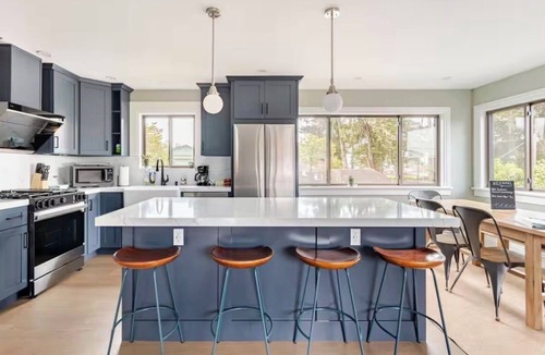 El Granada House | Spacious Coastal Retreat for Groups — Walk to Beach, Harbor & Trails