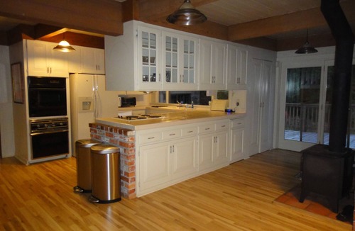 Myrtletown House | Spacious & Comfy, nr Zoo SKYWALK, Garden, Redwoods, Park, & even great 4 HORSES!