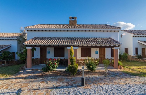 Pozo Alcon House | Spacious Countryside Ibipozo with Pool