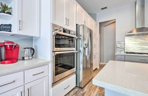 Folsom Cottage | Spacious Folsom Getaway w/Pool & Hot Tub!