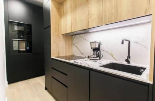 Embajadores Apartment | Spacious & Modern Apartment in the Heart of Madrid