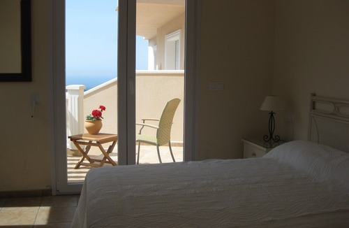 L'Alcassar Villa | Spacious modern villa. 3 sun terraces, private pool and great views. Free WiFi
