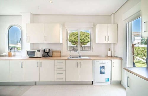 Roldan Villa | Spacious villa with big garden - DN32LT