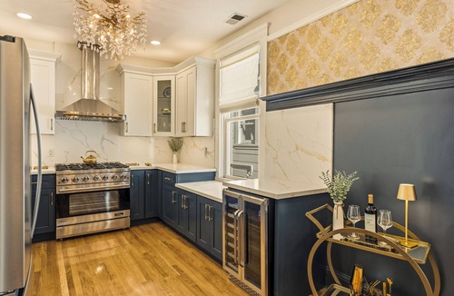 Fisherman's Wharf Apartment | Steps from Ghirardelli Square 4BR with Sauna, Arcade & Private Deck