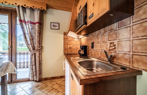 Chatel Apartment | Studio Apartment 'La Flèchette - 2 Pers' with Mountain View, Balcony and Wi-Fi