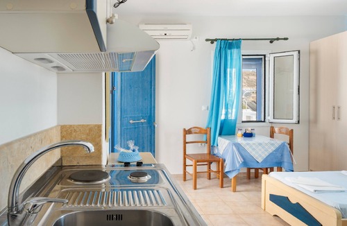 Livadi Apartment | Studio Apartment 'Studios Ninemia Serifos 4' with Sea View, Wi-Fi and Air Conditioning