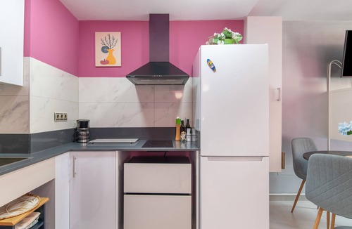 Cadiz Apartment | Studio 'Arena, A Pie De Playa' with Wi-Fi and Air Conditioning