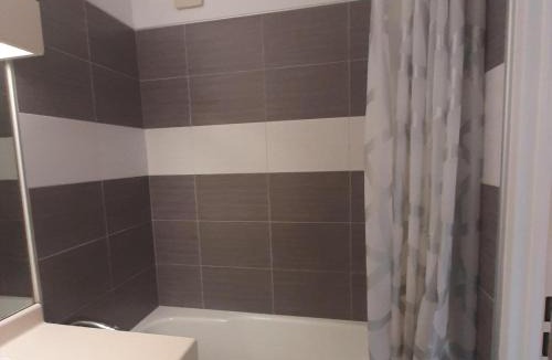 Villard-de-Lans Apartment | Studio cabine avec balcon, vue montagnes proche centre village - FR-1-515-68