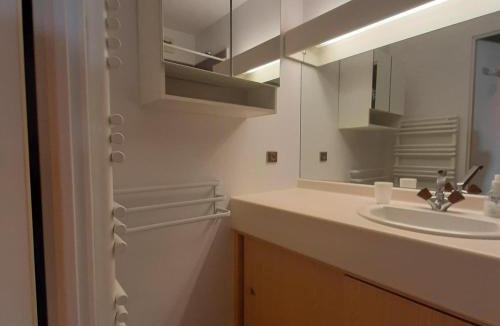 Villard-de-Lans Apartment | Studio cabine avec balcon, vue montagnes proche centre village - FR-1-515-68