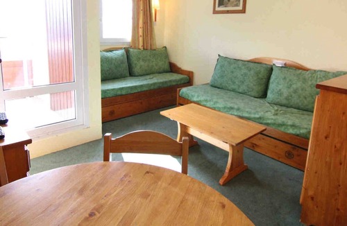 Eclose-Ouest Apartment | Studio Huez, studio flat, 4 persons