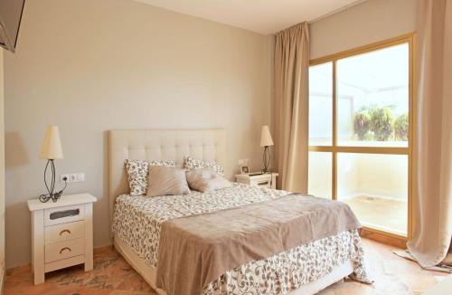 Nikki Beach Apartment | Studio in Marbella beachfront with pool