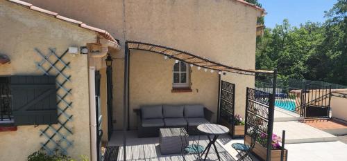 Callas Apartment | Studio, piscine, calme, à proximité du village