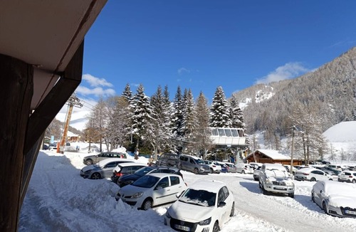 Allos Apartment | Studio 'Val d'Allos Mercantour' with Mountain View, Balcony and Wi-Fi