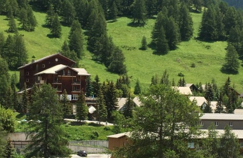 Allos Apartment | Studio 'Val d'Allos Mercantour' with Mountain View, Balcony and Wi-Fi