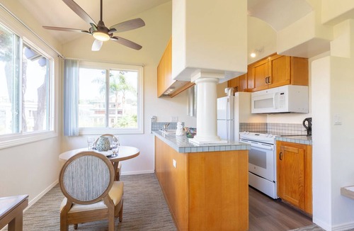 Del Mar Apartment | Studio w/Kitchen | Pool | Free Parking | Del Mar Beach Access