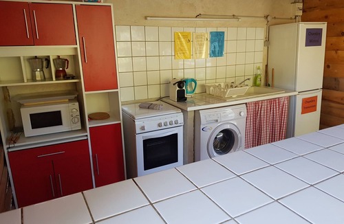 Grans House | Studiowohnung mit Terrasse - Pool, Tennis, Bouleplatz by Interhome