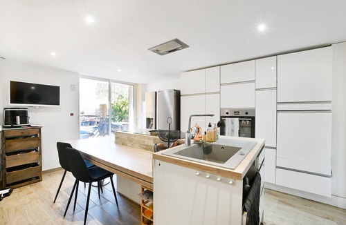 Codolet House | Stunning home in Codolet