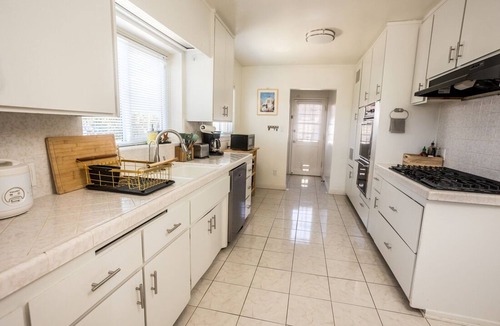 Montebello House | Stylish 3BR Oasis , Private Yard, Near Disneyland & Downtown LA