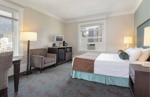 Financial District Hotel | Stylish Studio Suite in San Francisco