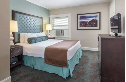Financial District Hotel | Stylish Studio Suite in San Francisco