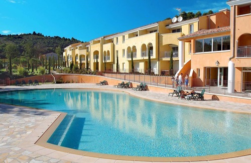 Greoux-les-Bains Condo | Suite Equipée ! Accès Bain à Remous et 3 Piscines