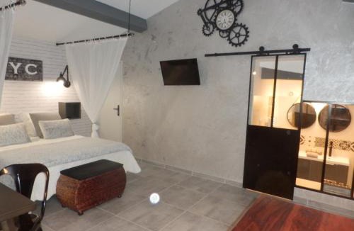 Lambesc Bed & Breakfast | Suite luxe avec sauna et jacuzzi privée