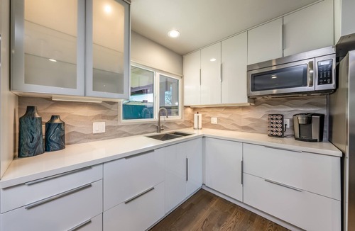 Hanford House | Summer Oasis w/Pool and Hot Tub!